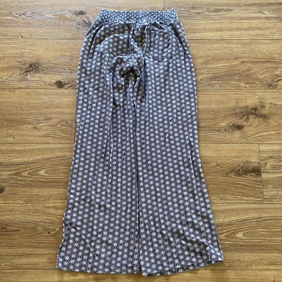 Roxy Patterned low waist Stretchy pants - Picture 9 of 10